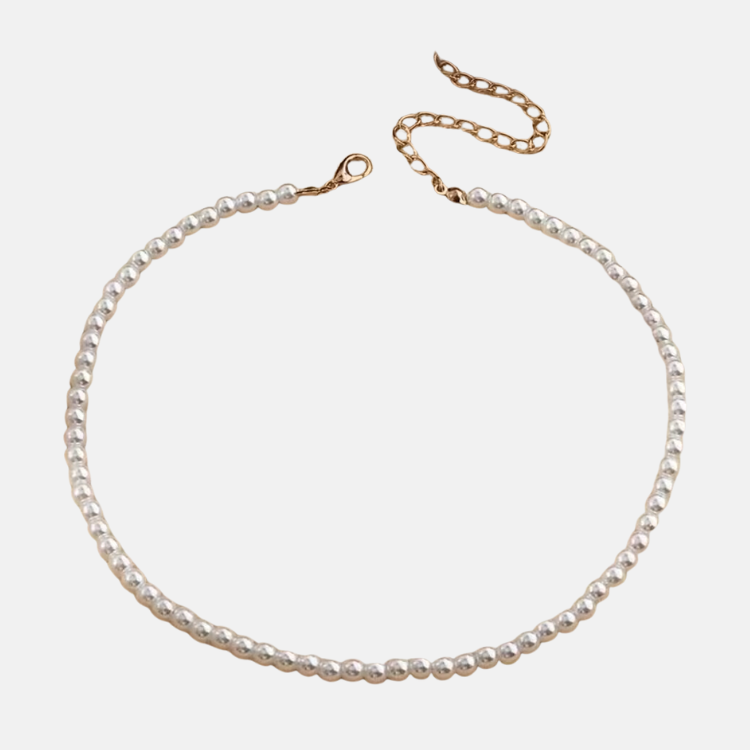 Classic Lustrous Pearl Necklace